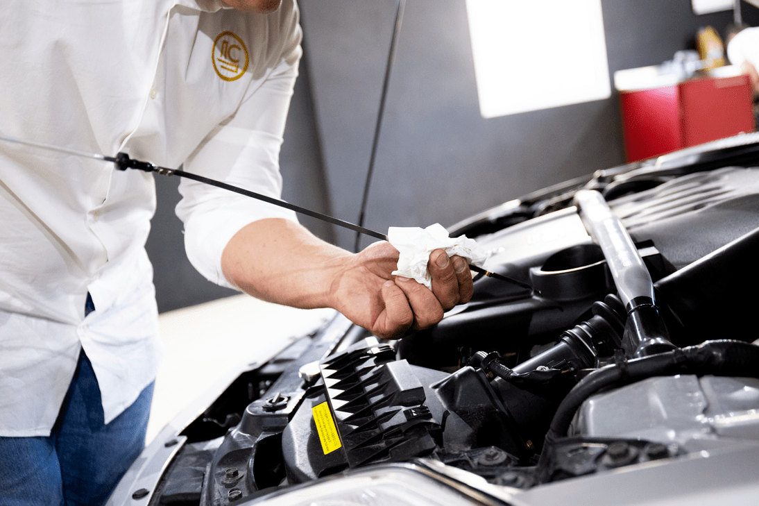 Servicio de mecánica en Lovers Car Care